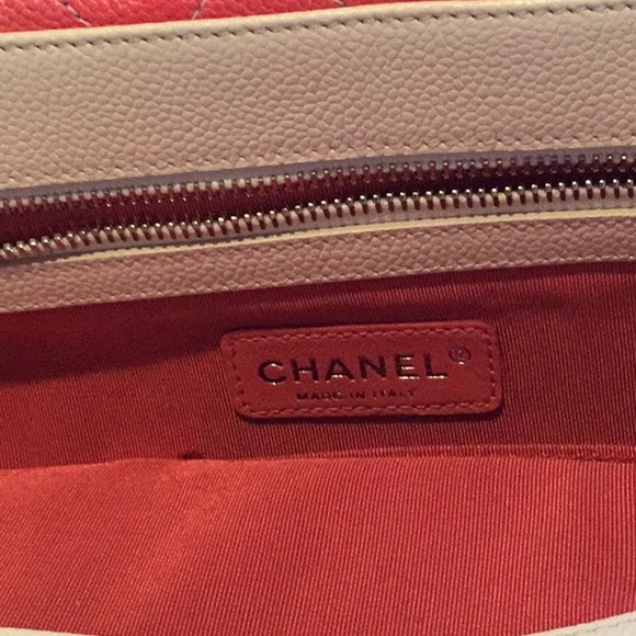 CHANEL Caviar Ombré Bag - Picture 4 of 7